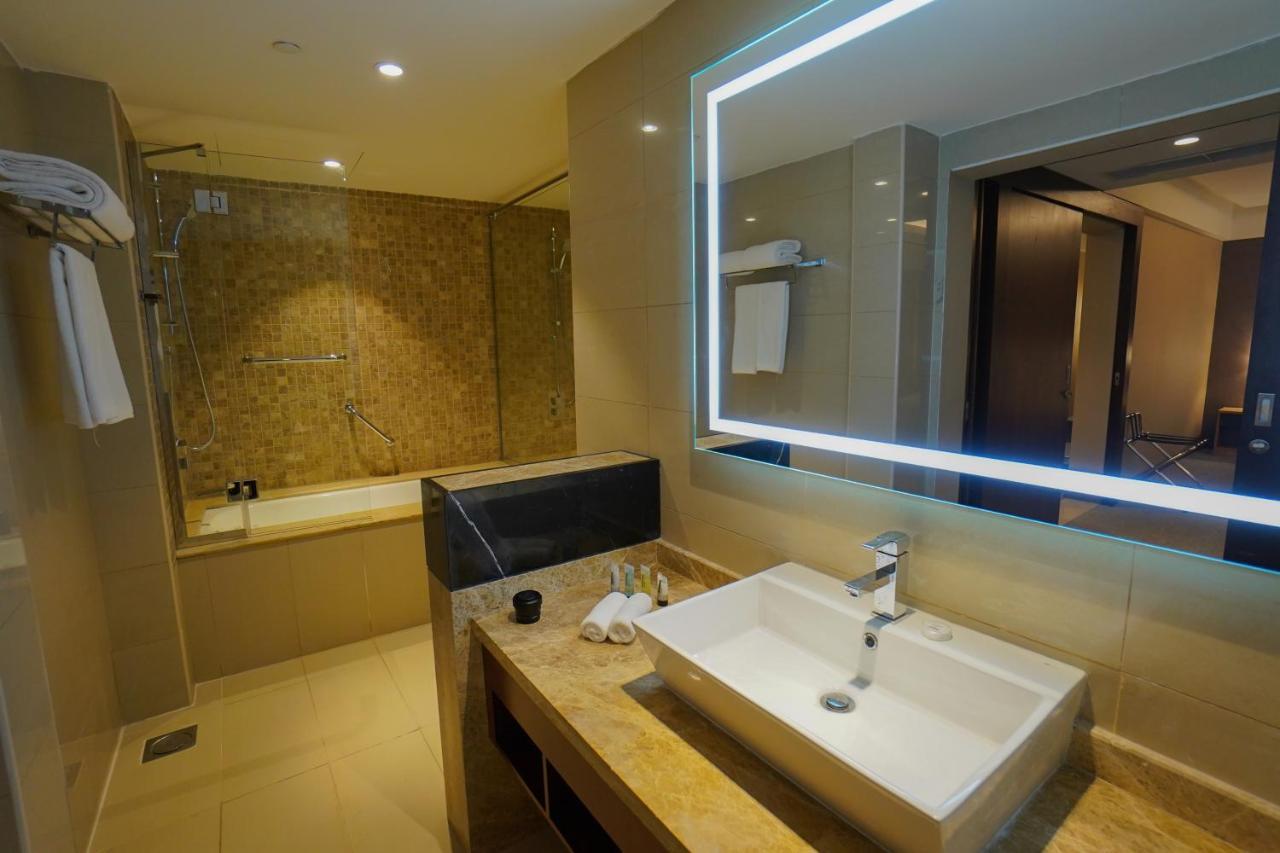The Grand Lux Hotel Doha Exterior foto Bathroom