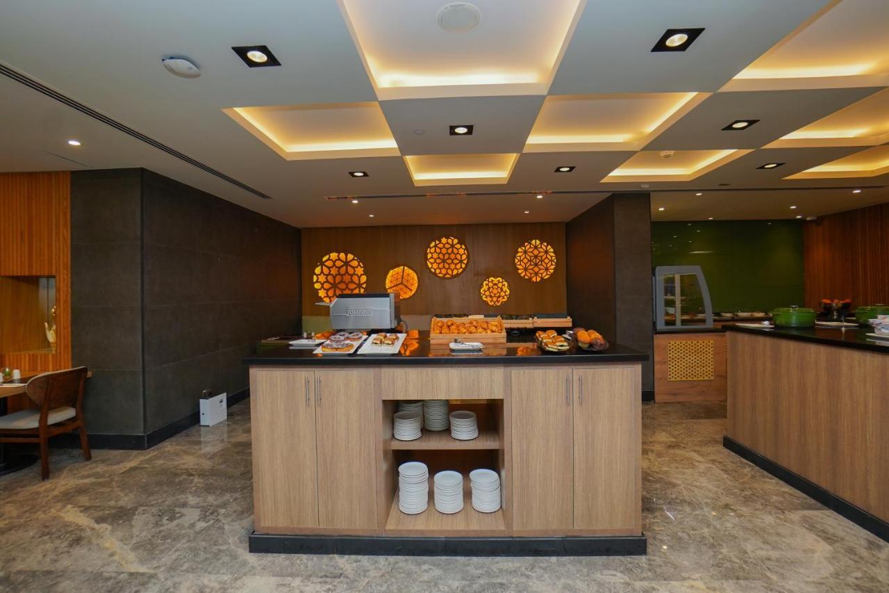 The Grand Lux Hotel Doha Exterior foto The interior of the lounge